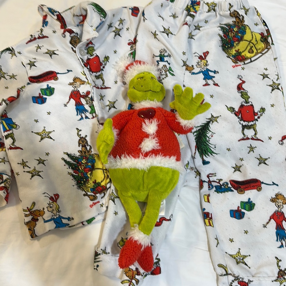 Pottery barn kids Dr. Seuss, how the Grinch stole Christmas size 6 PJs and toy